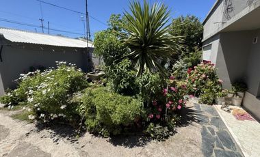 Venta de dos casas en un mismo terreno con todos los servicios. OPORTUNIDAD UNICA