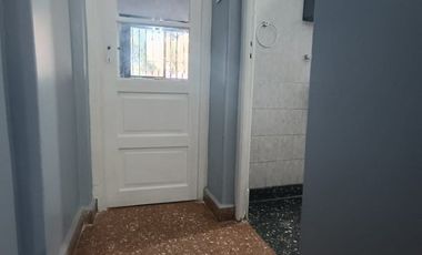 ALQUILER: PH DE 2 AMBIENTES AL FRENTE-SIN EXPENSAS