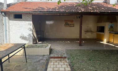 Pila 7300. Casa 5 ambientes.