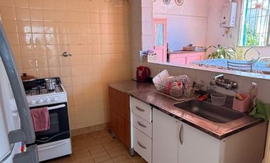 EN VENTA CASA A REFACCIONAR - EXCELENTE UBICACION CERCA DEL CENTRO CIVICO