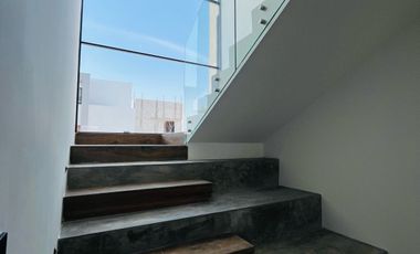 Casa en PRE VENTA en Lomas de Angelopolis III, Parque México cluster con alberca