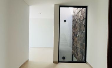 Casa en PRE VENTA en Lomas de Angelopolis III, Parque México cluster con alberca