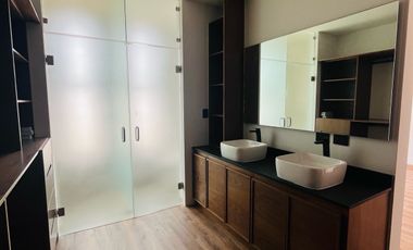 Casa en PRE VENTA en Lomas de Angelopolis III, Parque México cluster con alberca