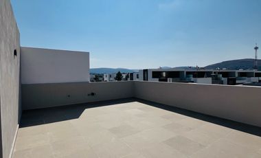 Casa en PRE VENTA en Lomas de Angelopolis III, Parque México cluster con alberca