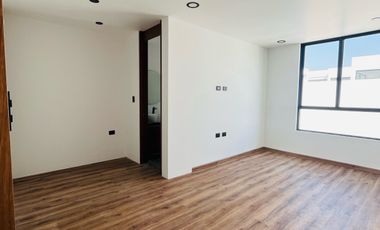 Casa en PRE VENTA en Lomas de Angelopolis III, Parque México cluster con alberca