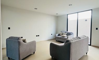 Casa en PRE VENTA en Lomas de Angelopolis III, Parque México cluster con alberca