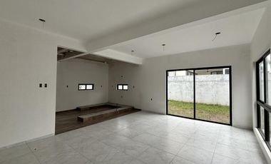 RIO DEL DORADO, Casa en VENTA con recamara en planta baja,  3 recamaras en planta alta