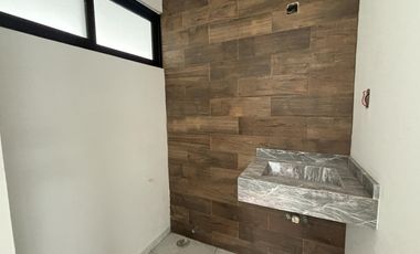 RIO DEL DORADO, Casa en VENTA con recamara en planta baja,  3 recamaras en planta alta