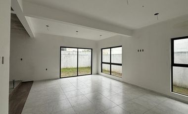 RIO DEL DORADO, Casa en VENTA con recamara en planta baja,  3 recamaras en planta alta