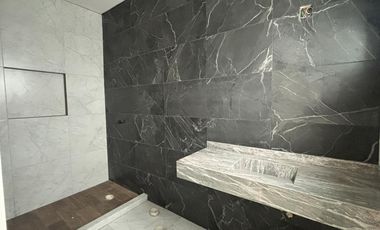 RIO DEL DORADO, Casa en VENTA con recamara en planta baja,  3 recamaras en planta alta