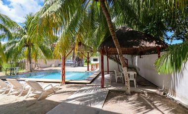 COMPLEJO EN VENTA UBICADO EN LA COSTA YUCATECA EN SAN CRISANTO, A UNOS PASOS DE LA PLAYA
