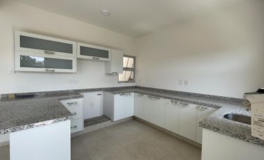 VISTALTA RESIDENCIAL, Casa en VENTA con ROOF GARDEN y estancia de TV, con seguridad, en Boca del Rio