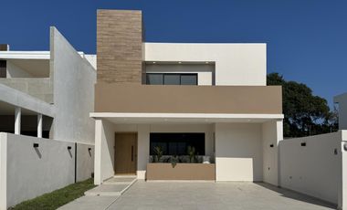 Casa Nueva en Venta Lomas del Dorado