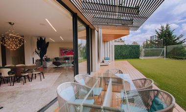 A Pie de Campo Espectacular Casa totalmente Amueblada - Bosque Real