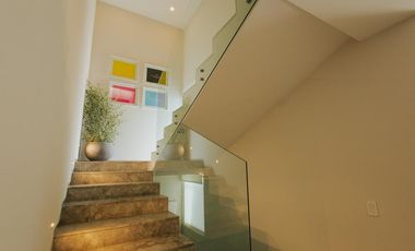 A Pie de Campo Espectacular Casa totalmente Amueblada - Bosque Real