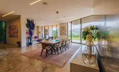 A Pie de Campo Espectacular Casa totalmente Amueblada - Bosque Real