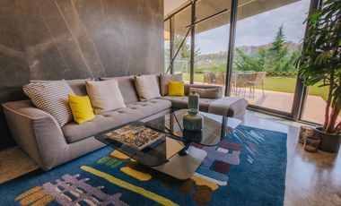 A Pie de Campo Espectacular Casa totalmente Amueblada - Bosque Real