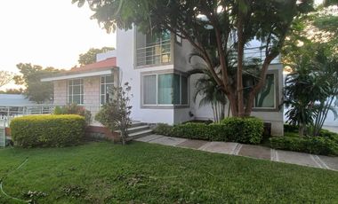 CASA EN PEDREGAL DE LAS FUENTES