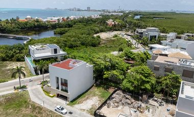 Terreno en Venta frente a parque en Laguna 1, Puerto Cancún