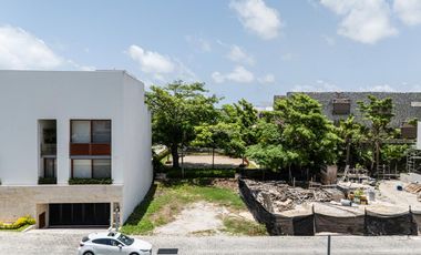 Terreno en Venta frente a parque en Laguna 1, Puerto Cancún