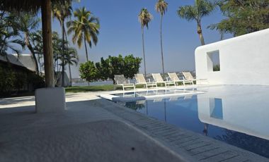 Casa a pie de lago de TEQUESQUITENGO, Morelos.