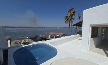 Casa a pie de lago de TEQUESQUITENGO, Morelos.