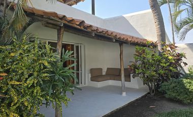 Casa a pie de lago de TEQUESQUITENGO, Morelos.