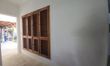 Casa a pie de lago de TEQUESQUITENGO, Morelos.