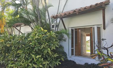 Casa a pie de lago de TEQUESQUITENGO, Morelos.