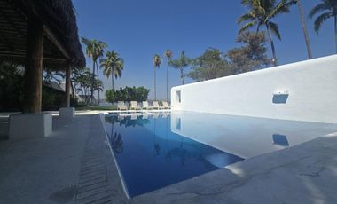 Casa a pie de lago de TEQUESQUITENGO, Morelos.