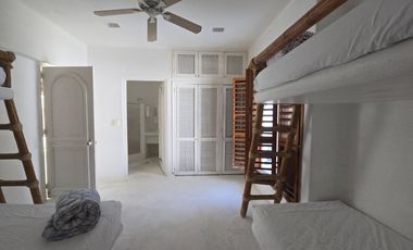 Casa a pie de lago de TEQUESQUITENGO, Morelos.