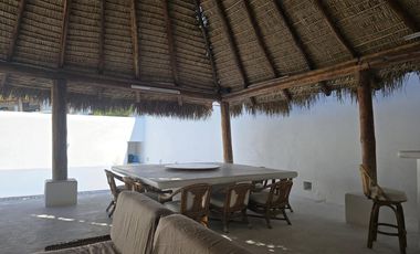 Casa a pie de lago de TEQUESQUITENGO, Morelos.