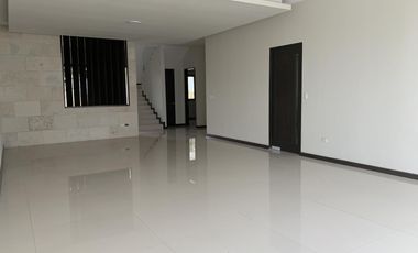 Casa en Venta en La Joya Residencial