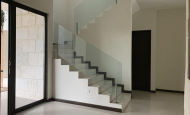 Casa en Venta en La Joya Residencial