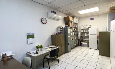 Edificio Comercial, Clínica en Del Carmen, Aguascalientes.