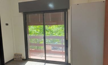 Casa con Departamento en venta en Merlo Sur