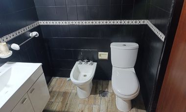 Casa con Departamento en venta en Merlo Sur