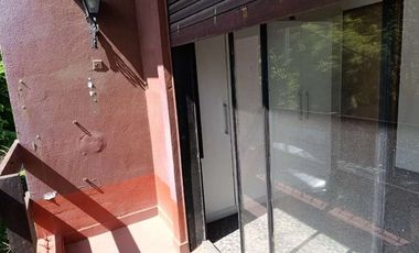 Casa con Departamento en venta en Merlo Sur