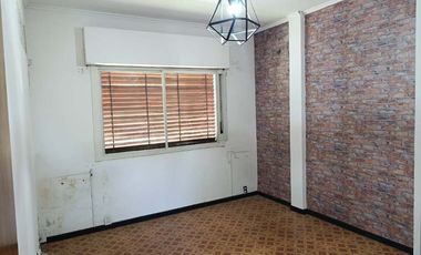 Casa con Departamento en venta en Merlo Sur