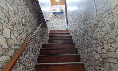 Casa con Departamento en venta en Merlo Sur