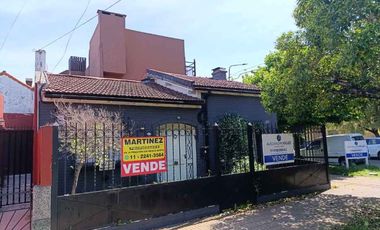 Casa con Departamento en venta en Merlo Sur