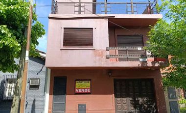 Casa con Departamento en venta en Merlo Sur