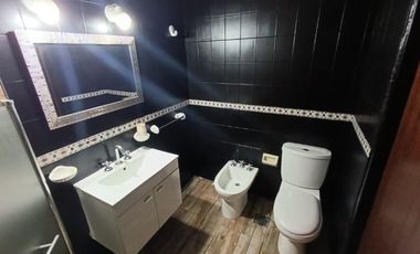 Casa con Departamento en venta en Merlo Sur