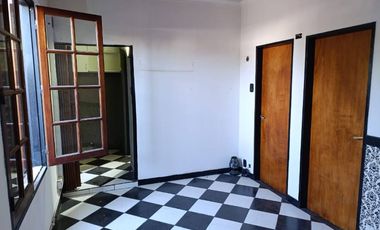 Casa con Departamento en venta en Merlo Sur