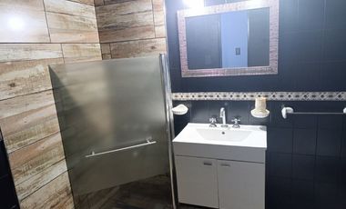 Casa con Departamento en venta en Merlo Sur