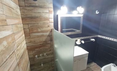 Casa con Departamento en venta en Merlo Sur