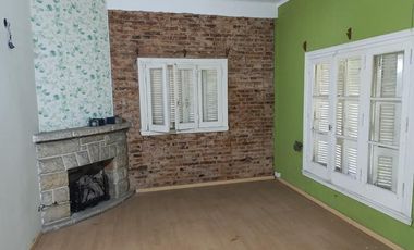 Casa con Departamento en venta en Merlo Sur