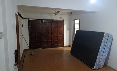 Casa con Departamento en venta en Merlo Sur