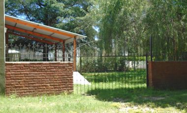 00078 CABAÑA PARA 6 PERSONAS CON AMPLIO PARQUE AL FRENTE DEL RIO PANAHOLMA