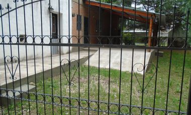00078 CABAÑA PARA 6 PERSONAS CON AMPLIO PARQUE AL FRENTE DEL RIO PANAHOLMA